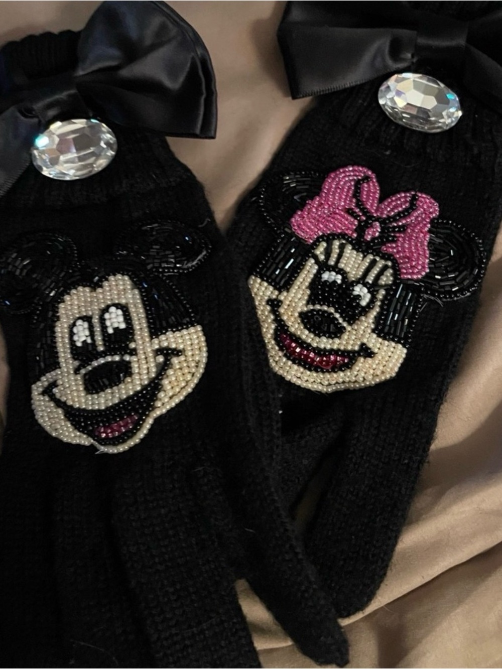 ⚜️Vintage Mickey & Minnie Mouse Beaded Gloves - Picture 2 of 3